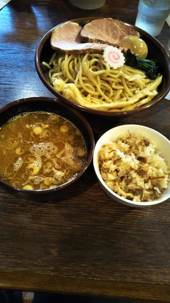 「つけ麺+大盛り+チャーシュー+味玉+キノコの炊き込みご飯」@麺屋 真心の写真