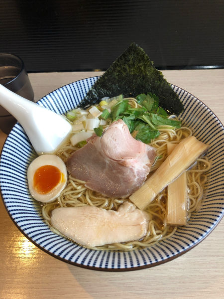 「煮干しそば白醤油700円+大盛150円」@寿製麺よしかわ 坂戸店の写真