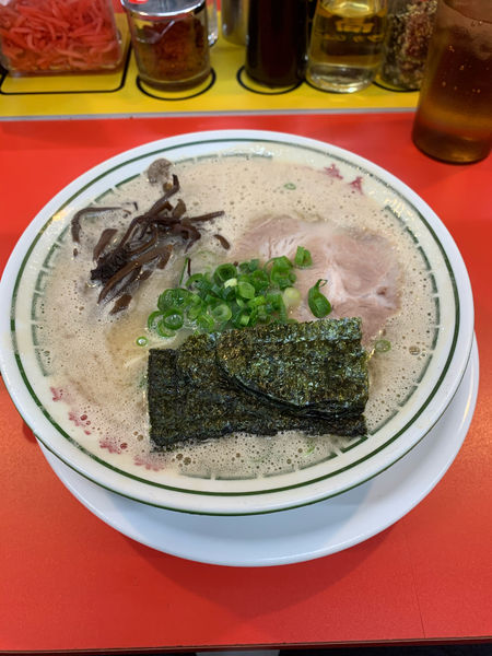 「こってり豚骨ラーメン」@ドライブイン一幸舎 空港店の写真