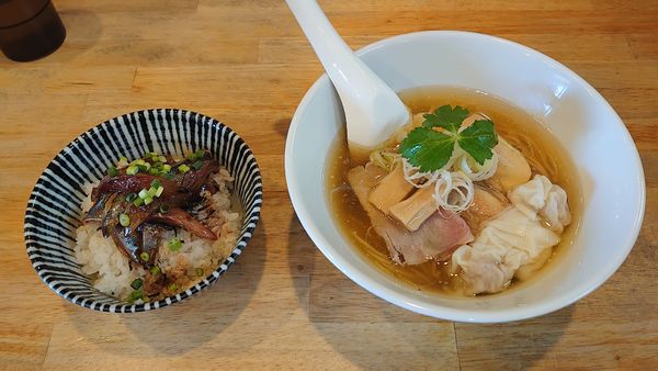 「【限定】ワンタン中華そば 塩 980円 + アジ丼 450円」@寿製麺よしかわ 坂戸店の写真