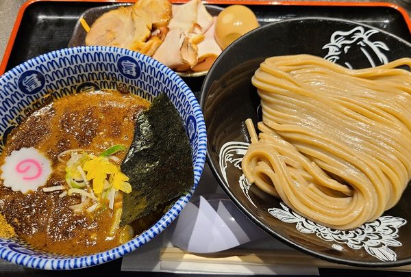「濃厚つけ麺(並) 柏幻霜ポーク全部のせ¥1440」@松戸富田麺絆の写真