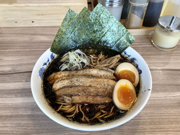 「特製ブラック 細麺 大盛」@くじら食堂 nonowa東小金井店の写真