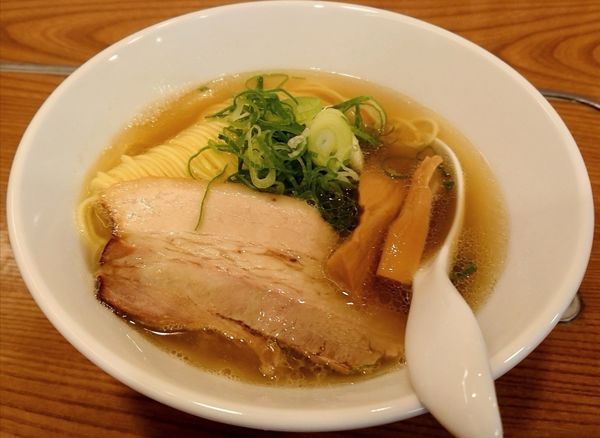 「伊吹いりこの極煮干しそば(塩)【各日30食限定】」@はんつ遠藤の全国ご当地ラーメンリレーの写真