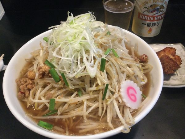 「もやしそば+唐揚げ+一番搾り小瓶(¥550+100+300)」@吾ガ輩ハネコの写真