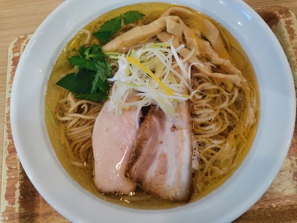 「鶏塩そば」@鶏蕎麦かかしの写真