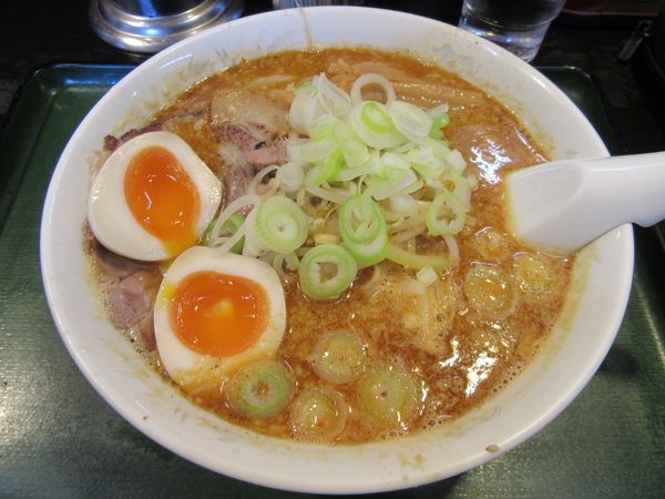 「みそにぼし（８５０円）＋玉子１００円」@北海とんこつらーめん 純輝 潮来本店の写真