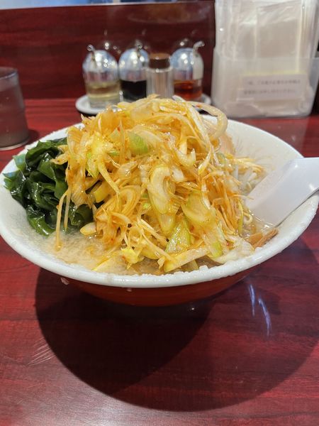「醤油辛ねぎらーめん＋わかめ」@こってりらーめん なりたけ 本八幡店の写真