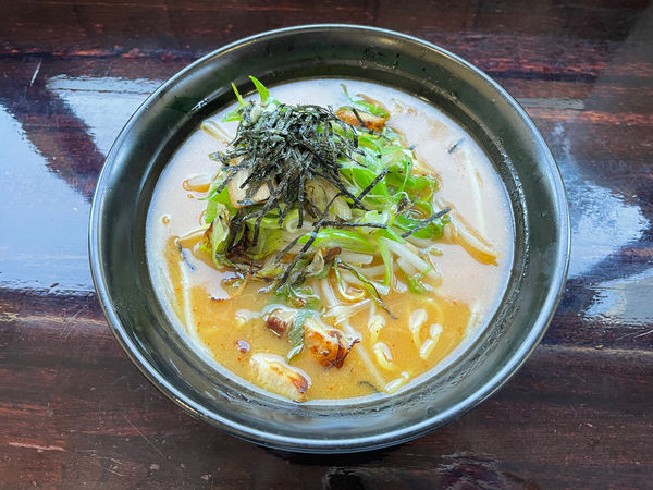 「炒めネギ味噌ラーメン910円+炒飯300」@旭川ラーメン かかしの写真