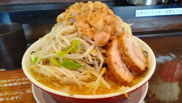 「らーめん中(野菜＋アブラチョイマシ)」@らーめん男盛の写真