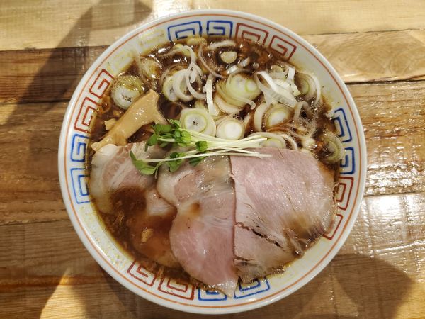 「醤油らーめん」@サバ6製麺所 成城学園前店の写真