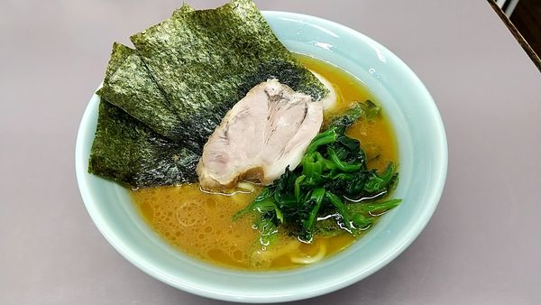 「味玉ラーメン（７５０円）」@横浜ラーメン 武蔵家 武蔵境店の写真