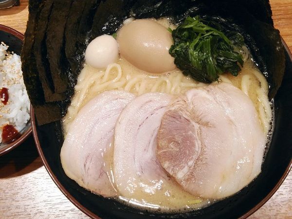 「MAXラーメン＋のり」@家系ラーメン 壱角家 青物横丁店の写真