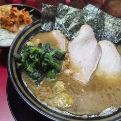 ラーメン(チャーシュー3枚)850円＋キムチまぶし小100円