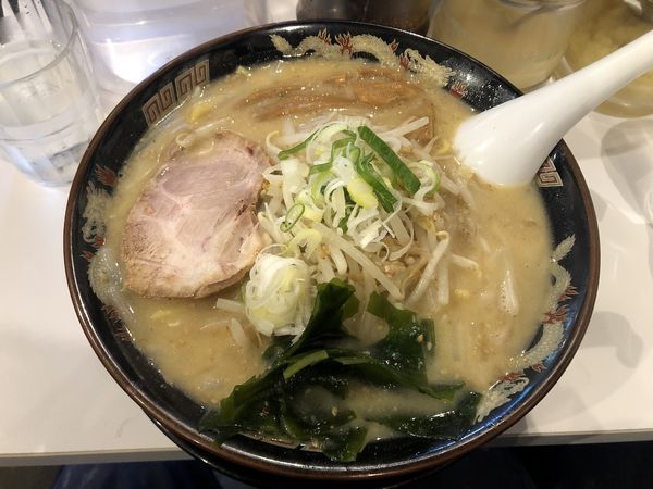 「札幌味噌らーめん　780円(麺大盛りサービス)」@北海道らーめん みそ熊 自由が丘店の写真