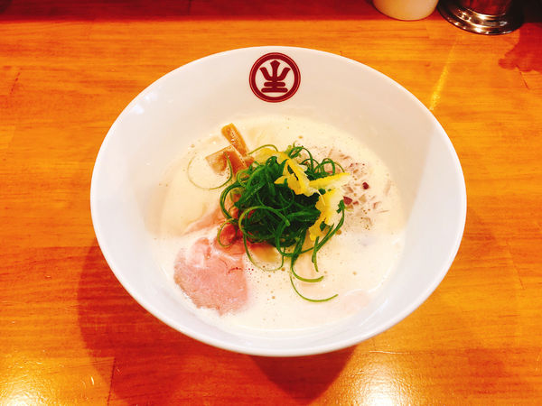 「赤鶏白湯そば」@中華蕎麦 生るの写真
