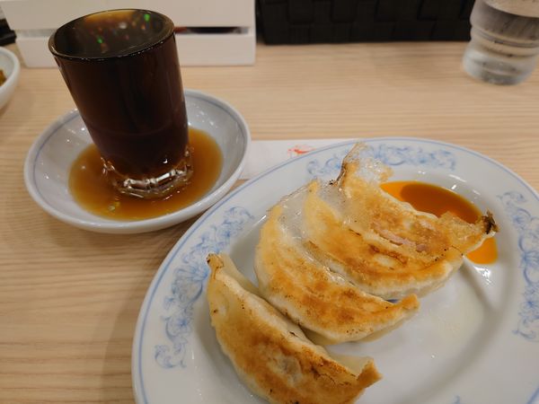 「焼餃子220円+紹興酒×2杯&ネギ塩ラーメン610円」@ぎょうざの満洲 小江戸館の写真