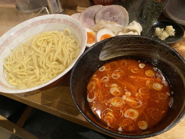 「辛味つけ麺あつ盛り辛味MAX＋特製」@つけ麺屋 やすべえ 赤坂店の写真