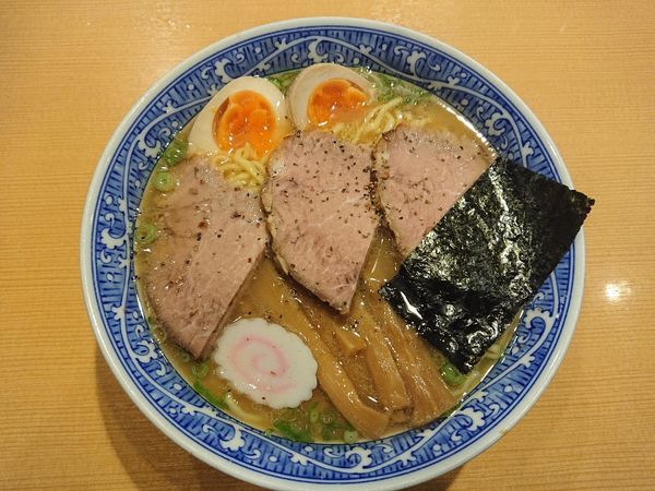 「特製中華そば大盛１０３０円」@中華そば 青葉 御徒町店の写真