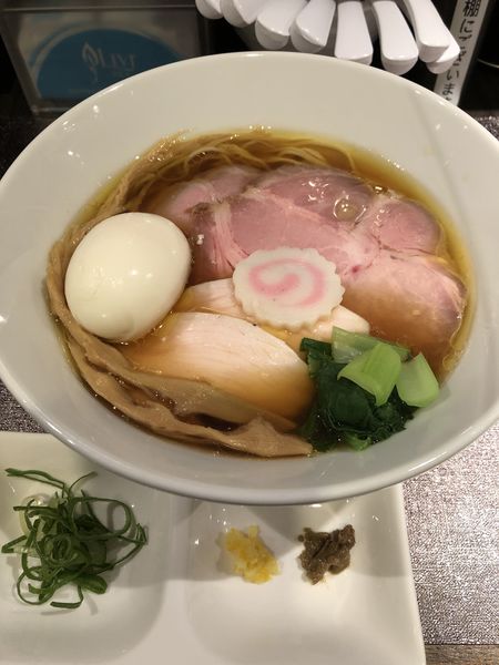 「特製醤油らーめん1000円」@光麟堂の写真