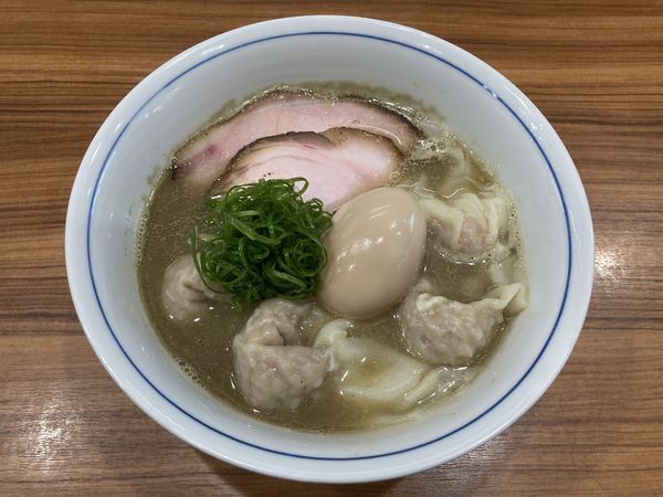 「味玉中華そば＋ワンタン」@中華そば 西川の写真