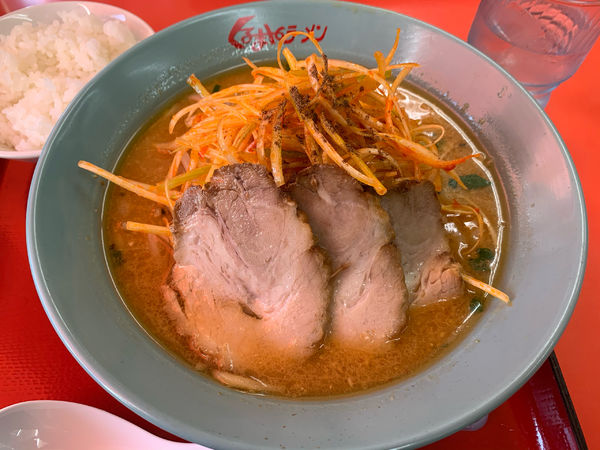 「辛ネギ味噌ラーメン（焼豚3枚）」@くるまやラーメン 浦和東大門店の写真