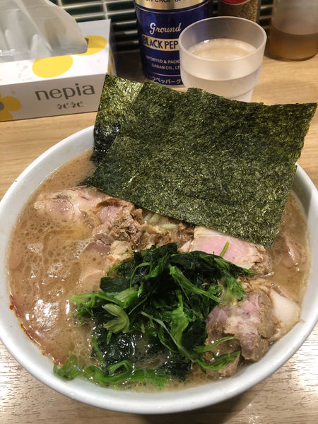 「チャーシュー麺、硬め濃いめ」@村西家の写真