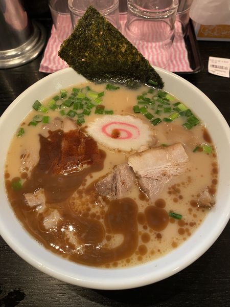 「燻製醤油 チャーシュー」@らぁめん大山 アトレ川崎店の写真