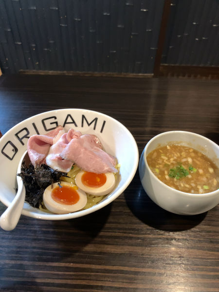 「濃厚煮干つけ麺(味玉・半チャーシュー付1000円)」@麺屋 ORIGAMIの写真
