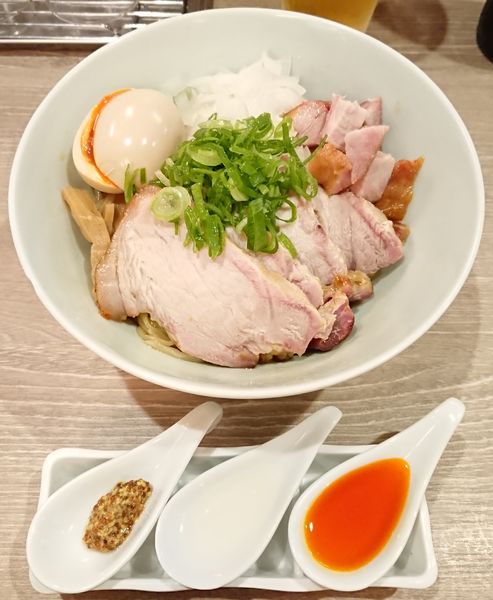 「【限定】岩中豚あぶらそば＋プレモル」@中華そば 和渦 TOKYOの写真