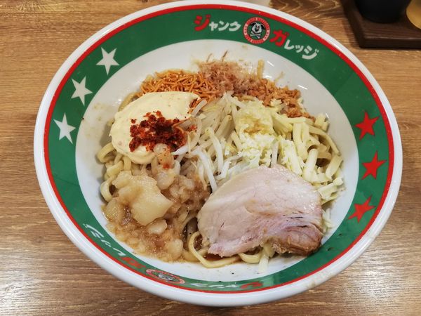 「まぜそば」@ジャンクガレッジ 越生店の写真