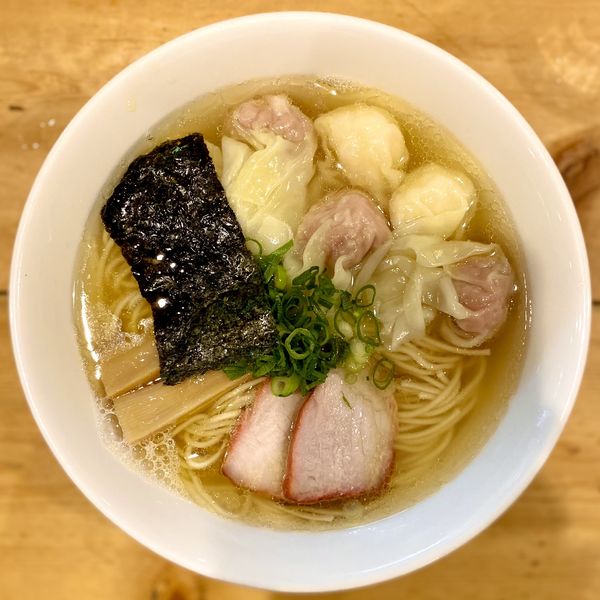 「白特製ワンタンメン（ワンタン肉・エビ3個づつ） ¥1020円」@支那そば 大和 稲荷町本店の写真