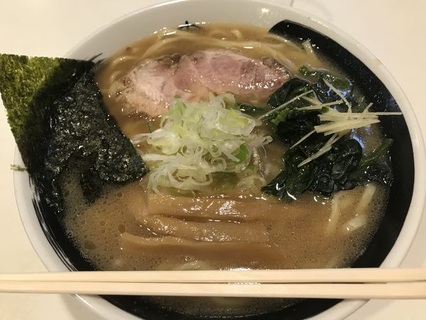 「鶏豚骨濃厚ラーメン」@麺屋 侍の写真