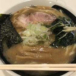 鶏豚骨濃厚ラーメン