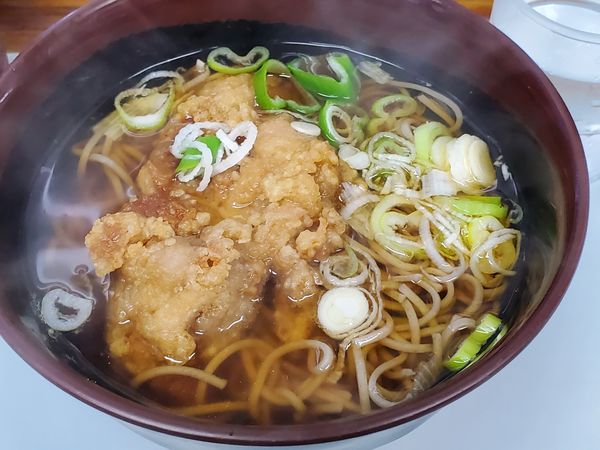 「唐揚げそば」@海員生協大桟橋立ち食いコーナーの写真
