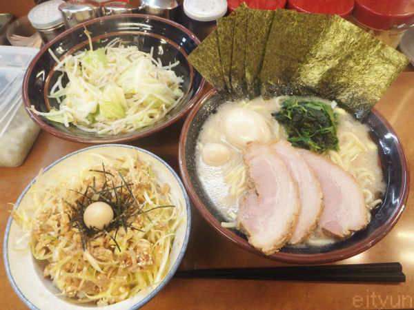 「ラーメン+もやきゃべ+ネギチャー丼」@横浜家系ラーメン 孝太郎の写真