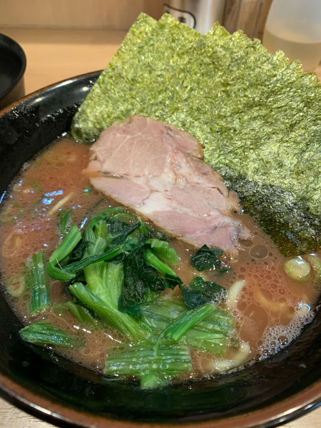「ラーメン並、のり」@横浜家系らーめん 武道家 賢斗の写真