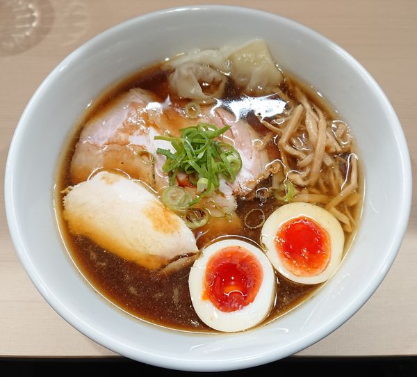 「特製中華そば」@手揉み中華そば 中村の写真