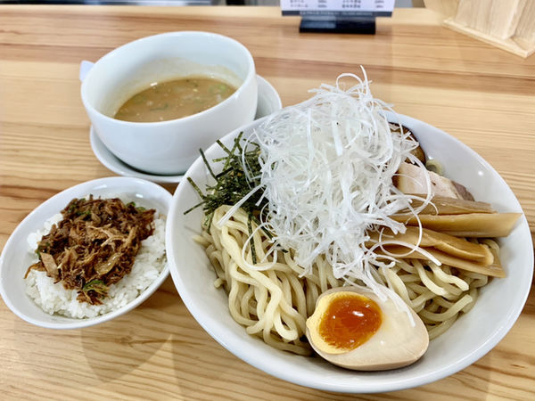 「ネギ味噌つけめん 大盛…1100円・チャーシュー丼…200円」@よなやの写真