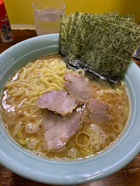 「ラーメン中、のり増し、ライス」@まこと家の写真