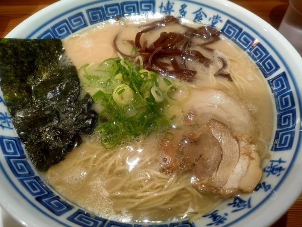 「博多ラーメン 硬め650円」@博多食堂 渋谷店の写真