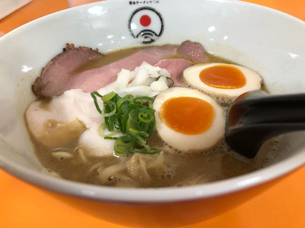 「濃厚鷄白湯」@ラー麺 陽はまた昇る 伏見稲荷駅前本店の写真
