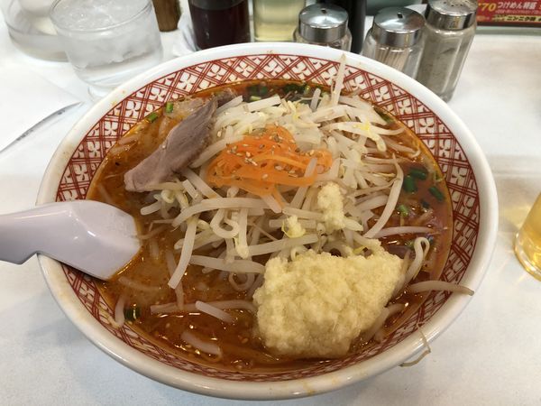「辛味噌にんにく+ビンビール」@めん丸 曳舟店の写真