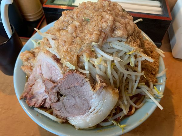 「すごい味噌ラーメン　魚粉　ヤサイマシ　アブラマシマシ」@立川マシマシ ロイヤルスープの写真