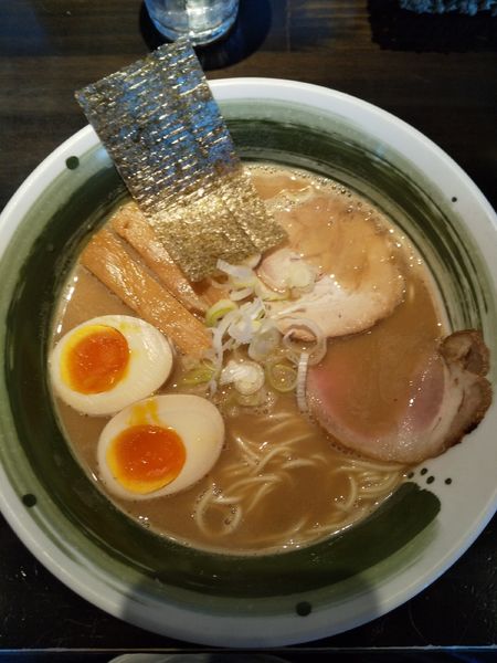 「豚と魚の白湯そば（味玉付き）」@はる樹の写真