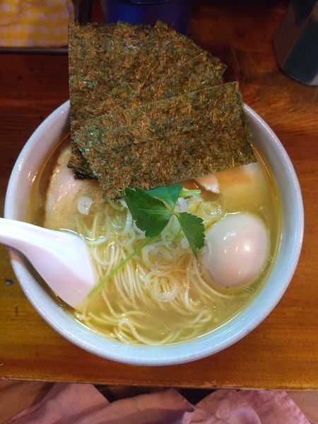 「天草大王の塩鶏そば+味玉+のり ﾒﾝﾏ抜き」@らーめん つけめん 和み屋の写真