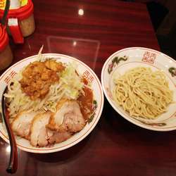 プチつけ麺(豚一枚追加・野菜マシマシ・脂・カラメ)