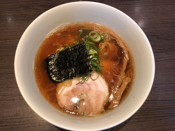 「醤油らぁ麺　大盛り」@支那そばや 本店の写真