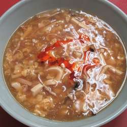 酸辣湯麺（950円）