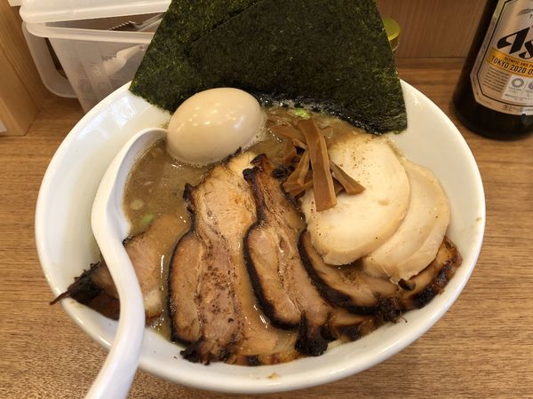 「濃口中華そば+特すずめトッピング+ビール」@下町中華そば すずめ食堂の写真