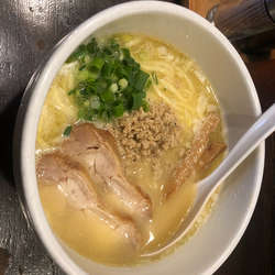 鶏白湯ラーメン